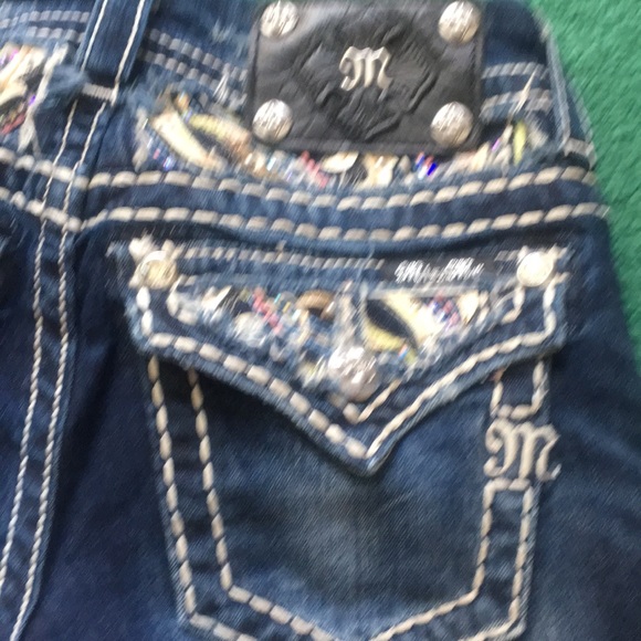 Miss Me Cropped Jeans - Picture 3 of 9